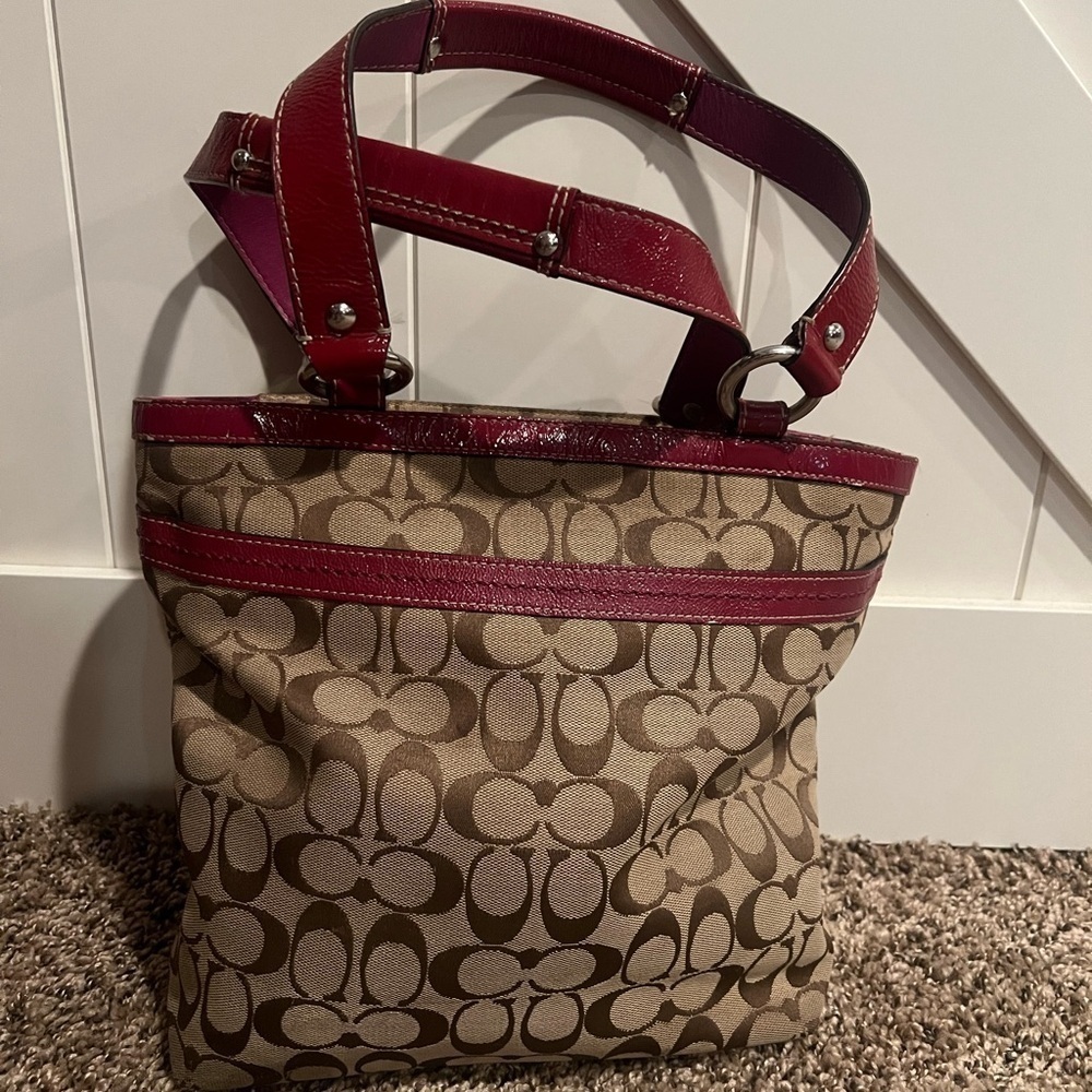 COACH PENELOPE SIGNATURE CANVAS TOTE - Picture 2 of 16